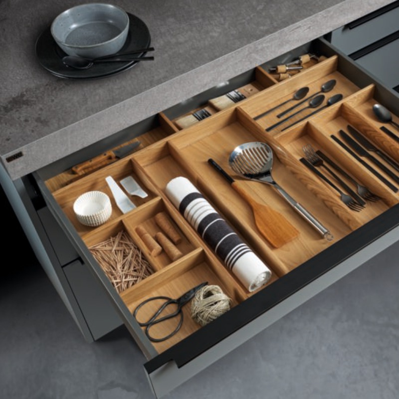 Designbeispiel, Bestecklade